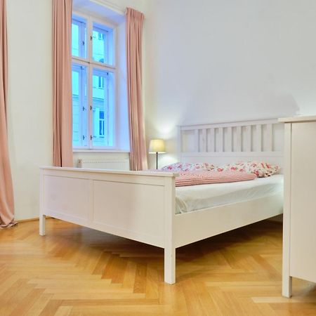 Chic Apartment - Near U3 Metro Vienna Exterior photo